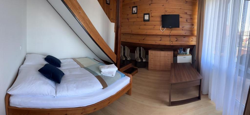 Villa Rejs Ястарня Екстериор снимка