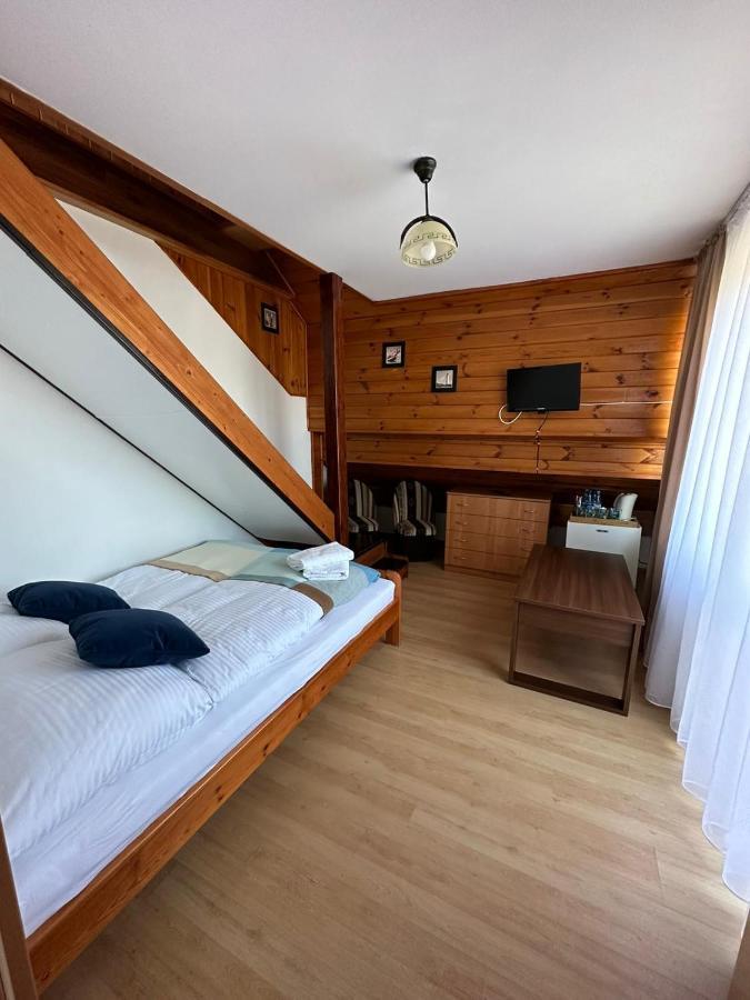 Villa Rejs Ястарня Екстериор снимка