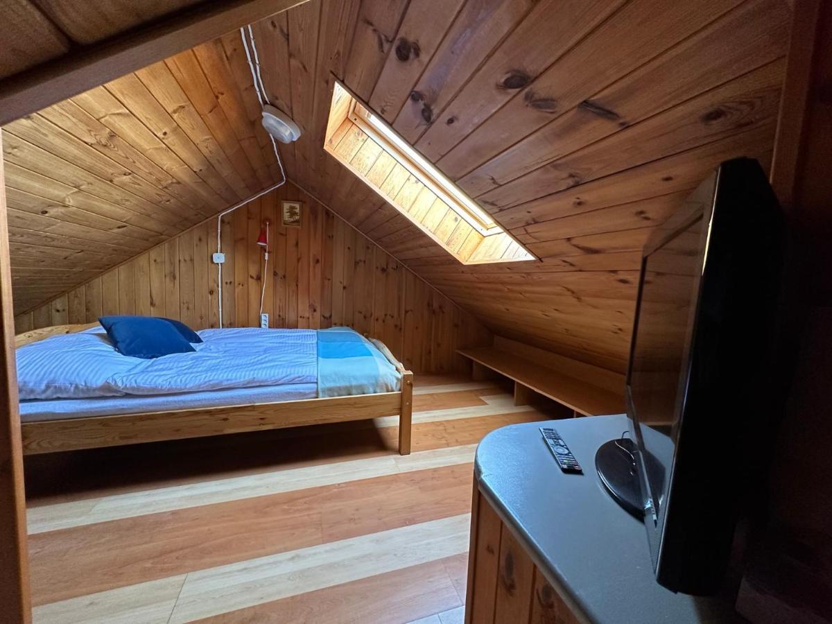 Villa Rejs Ястарня Екстериор снимка
